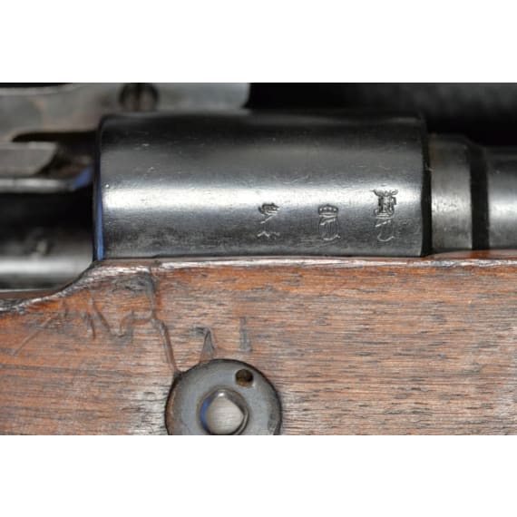 A carbine 98 k of the SS, made from a shortened rifle 98, with scope Heliavier