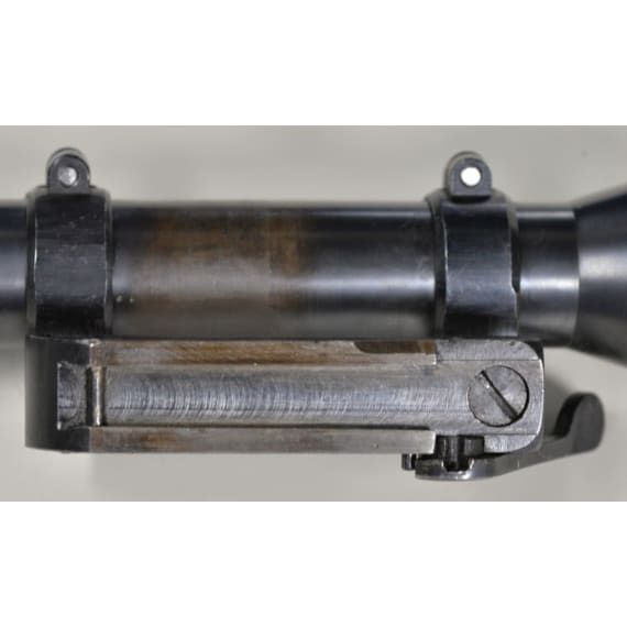 A carbine 98 k of the SS, made from a shortened rifle 98, with scope Heliavier