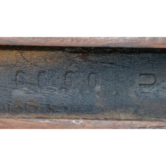 A carbine 98 k of the SS, made from a shortened rifle 98, with scope Heliavier
