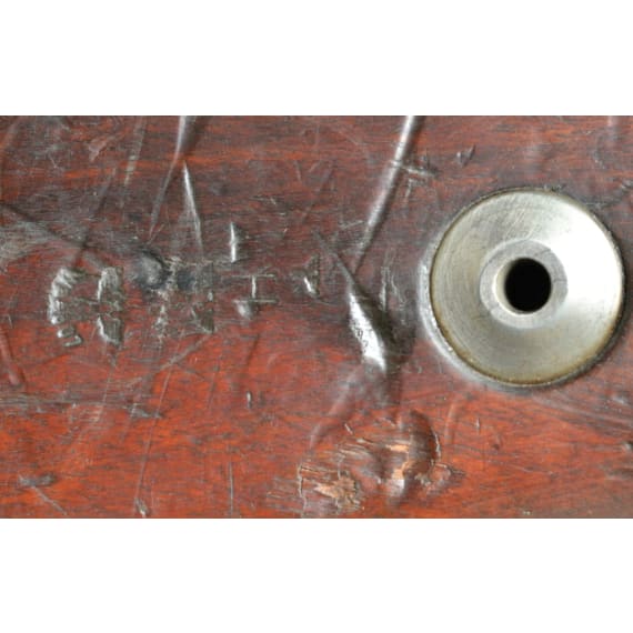 A rifle "G24 (t), code "dou - 41"