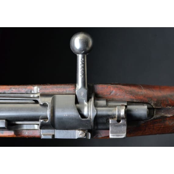 A rifle "G24 (t), code "dou - 41"