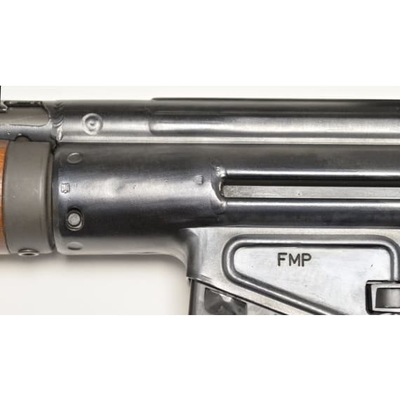A SAR 2000 semi-automatic rifle