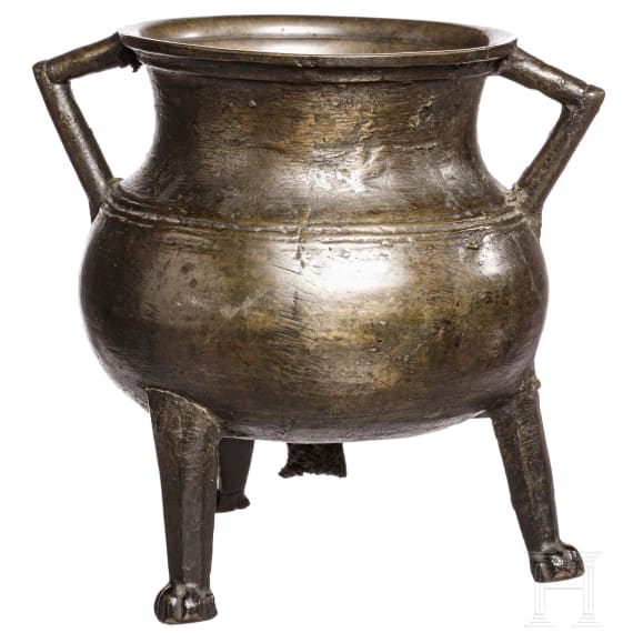 A small southern German bronze cauldron, 16th/17th century