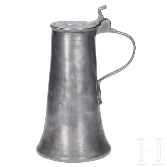 An Austrian broadrim charger and two pewter jugs, Salzurg, 17th and early 18th century
