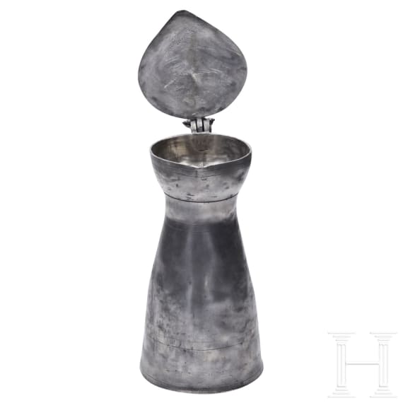 Two Wallis-Swiss pewter jugs, 2nd half of the 18th century