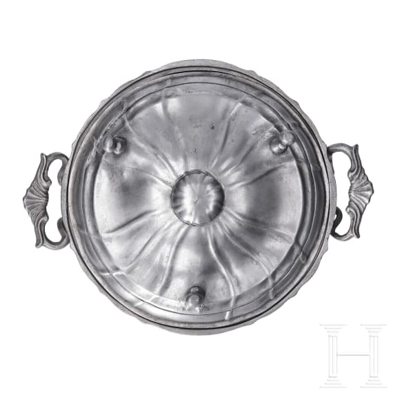 A small German tureen and a salt box made of pewter, circa 1800