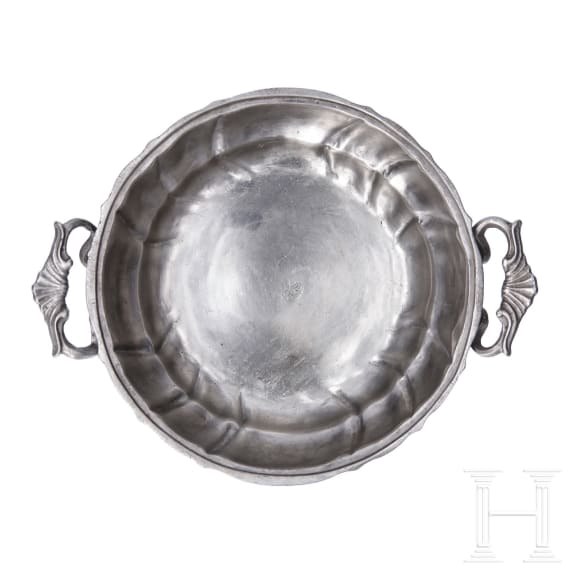 A small German tureen and a salt box made of pewter, circa 1800