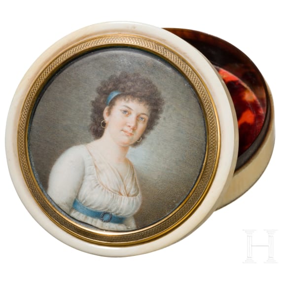 A probably French neo-classical ivory and tortoiseshell lid box with fine painting, 19th century