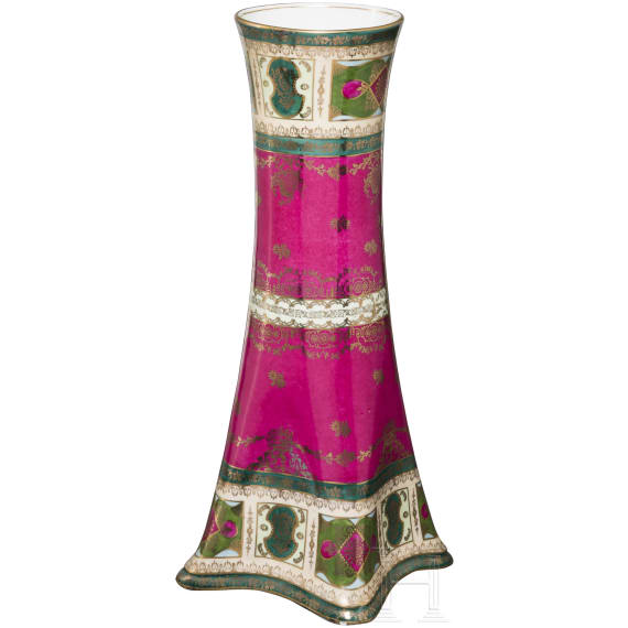 High porcelain vase, Viennese classicism, 19th century