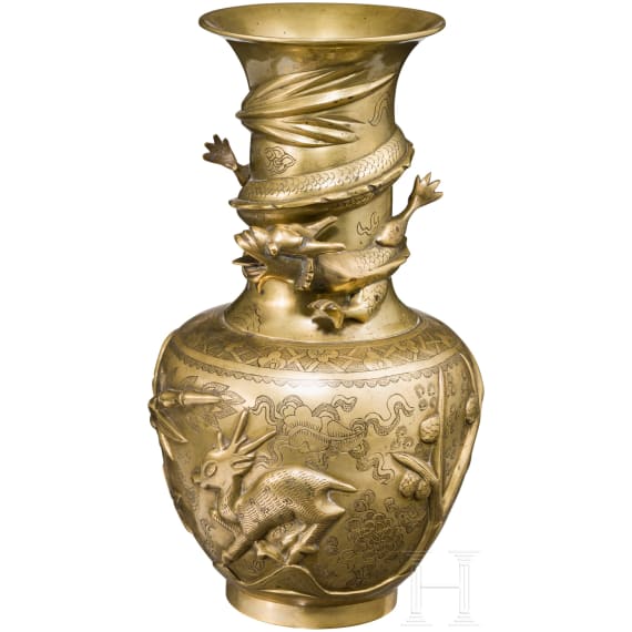 A Yen-Yen-type bronze vase, Qing dynasty