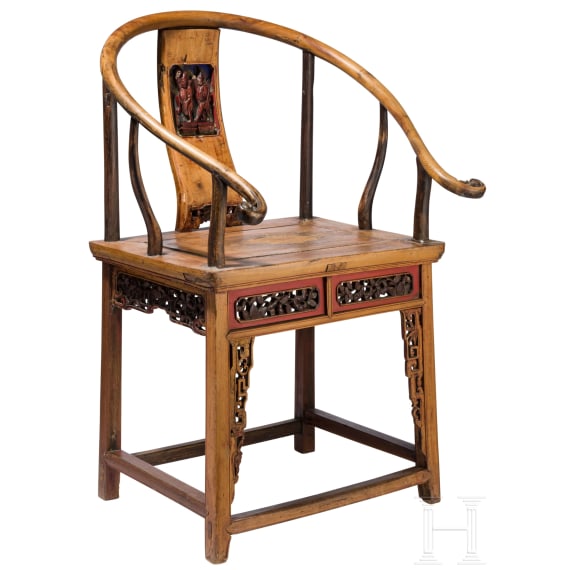 A Chinese horseshoe-backed wooden chair, ca. 1900