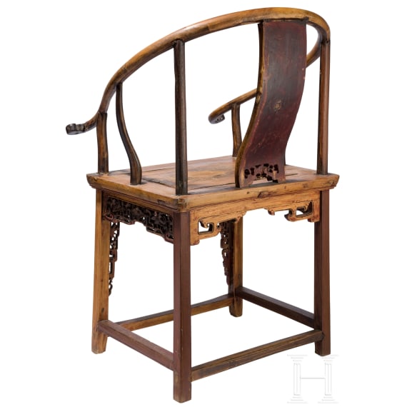A Chinese horseshoe-backed wooden chair, ca. 1900