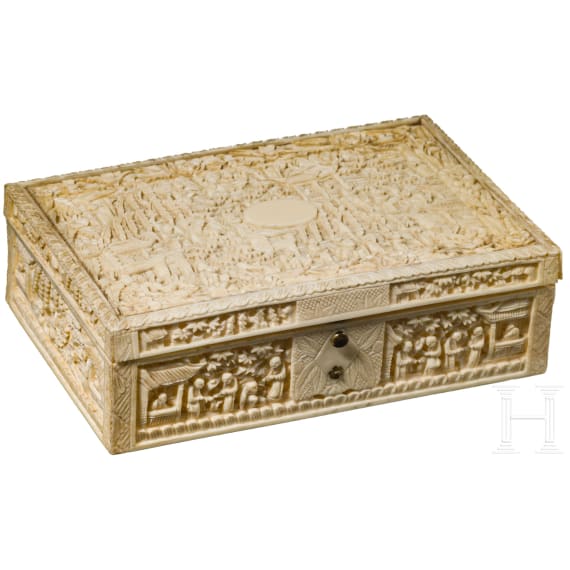 A figurally carved Chinese ivory box, 19th century