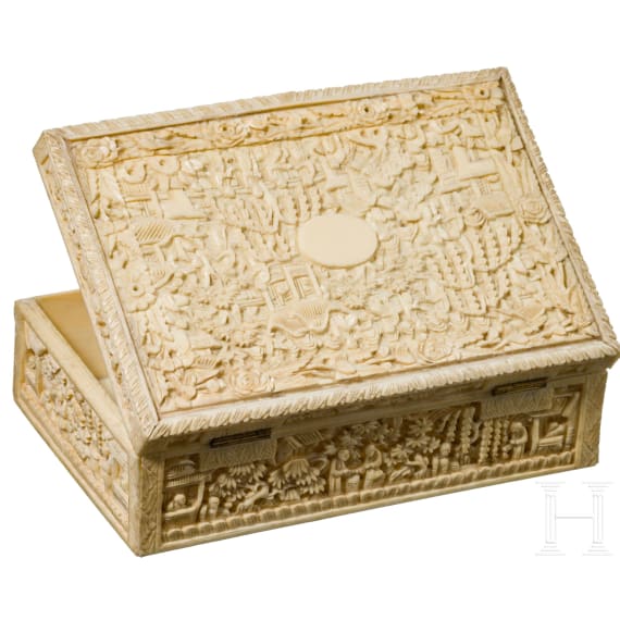 A figurally carved Chinese ivory box, 19th century