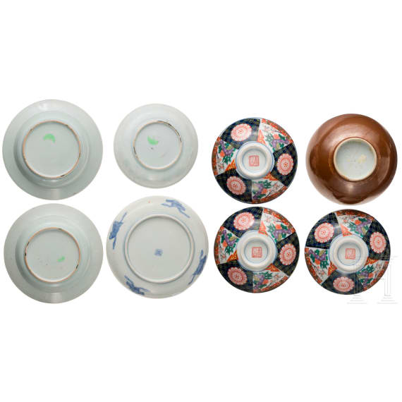 A small collection of Chinese and Japanese porcelain bowls, 19th/20th century