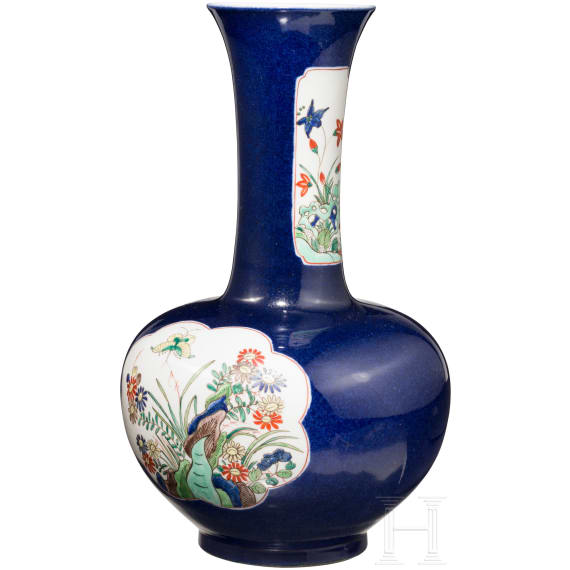 A porcelain vase, China, 18th/19th century