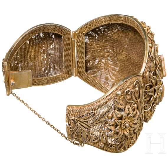 A Chinese silver filigree bracelet mounted witn ivory, ca. 1920/30