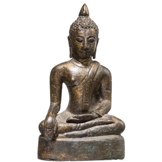 A small Thai sculpture of a sitting Buddha, probably 18th century