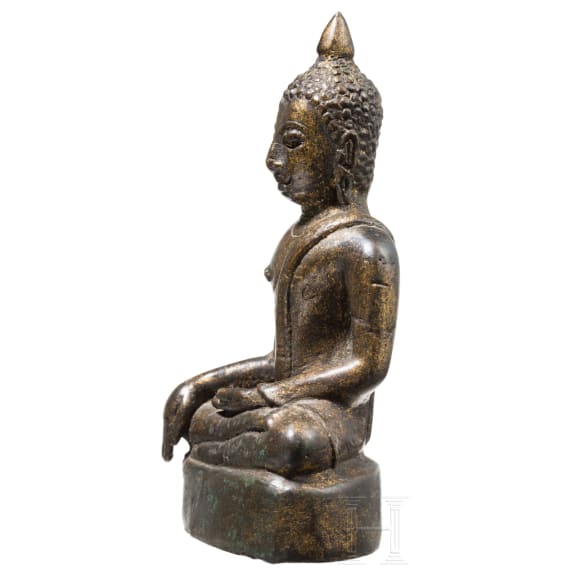 A small Thai sculpture of a sitting Buddha, probably 18th century