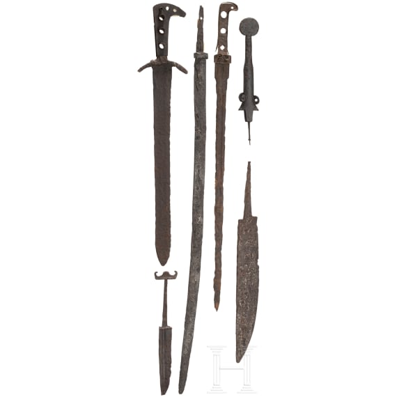 Awarischer S&auml;bel, mittelalterliches Messer u.v.m.