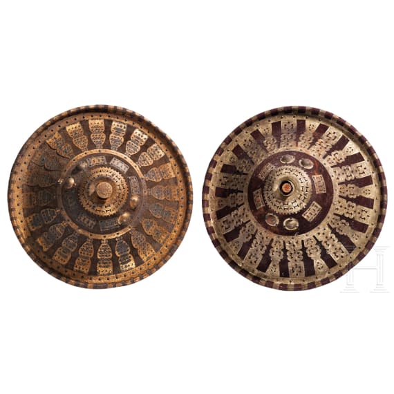 Zwei Schilde mit vergoldeten Bronzebeschl&auml;gen, &Auml;thiopien, Amhara, 1. H&auml;lfte 20. Jhdt.