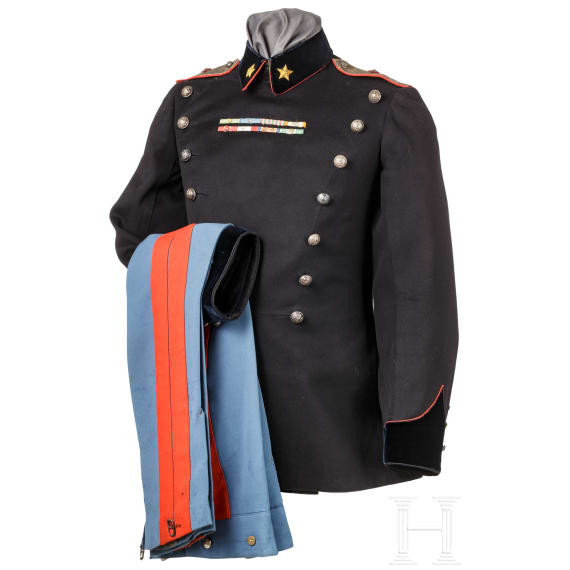 Uniformensemble f&uuml;r Generale aus der Regierungszeit des K&ouml;nigs Umberto II. von Savoyen (1904-83)
