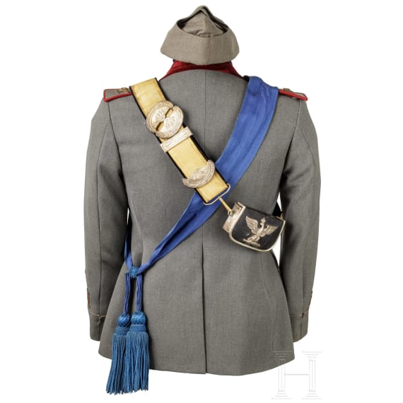 Uniform M 34 eines Sanit&auml;tsoffiziers im 2. Weltkrieg