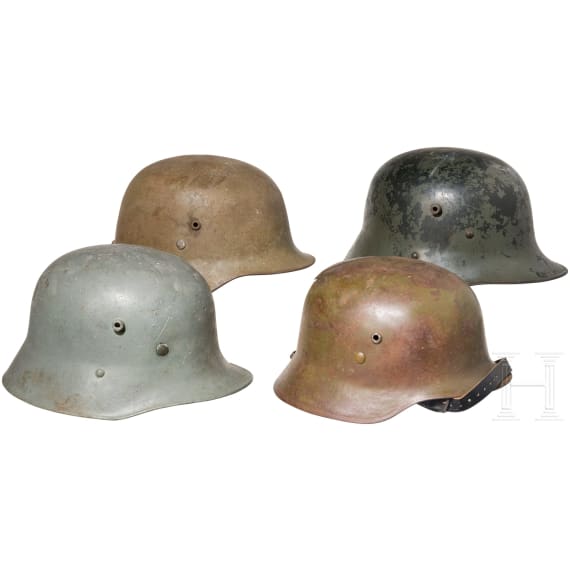 &Ouml;sterreich - vier Stahlhelme