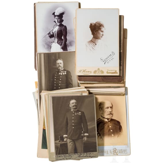 Kiste "Kriegserinnerungen" mit Fotos (CDV) aus der Familie k.u.k General Eduard Barger