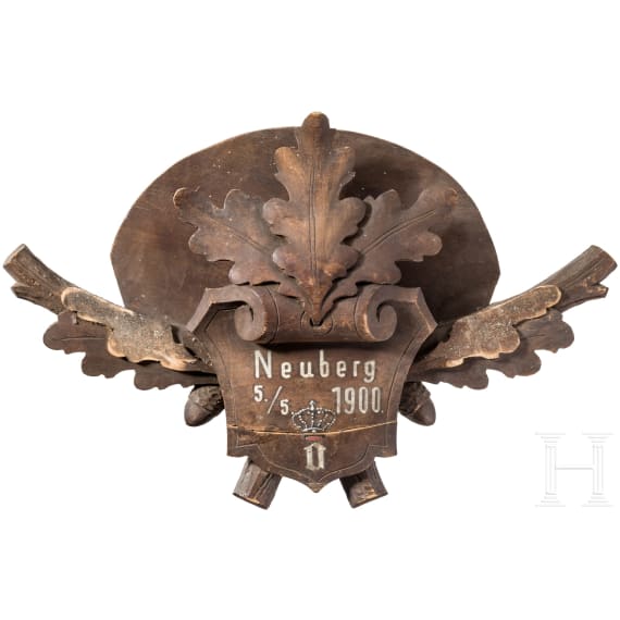 Kaiser Franz Joseph I. - holzgeschnitzte Wandfassung f&uuml;r ein Auerhahngefieder, Jagdschloss Neuberg an der M&uuml;rz, 5.5.1900
