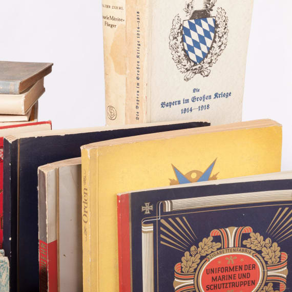 Auszeichnungen eines bayerischen Soldaten, gro&szlig;e Gruppe B&uuml;cher und ZBA