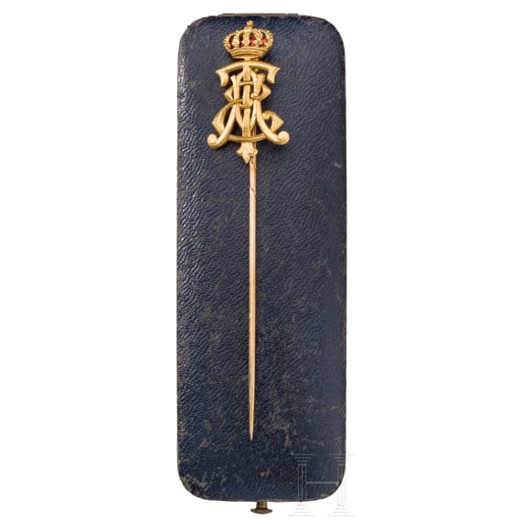 Prinz Ernst August von Hannover und Prinzessin Thyra - gemeinsame goldene Geschenknadel in Etui