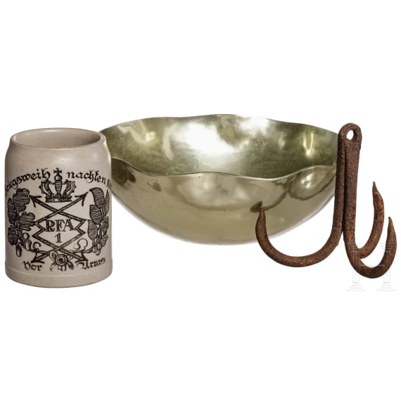 A beer mug "War Christmas 1915 Arras", a bowl "Zeppelin", a grappling hook