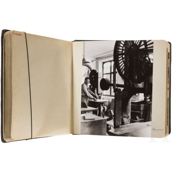 Photo album "Hirnverletztenheim Kuranstalt" in Munich, around 1920