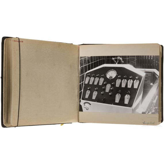 Photo album "Hirnverletztenheim Kuranstalt" in Munich, around 1920