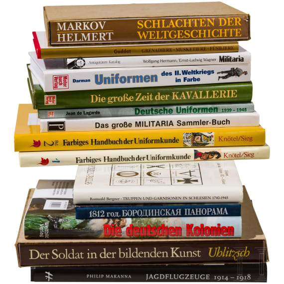 Book collection about uniforms / militaria