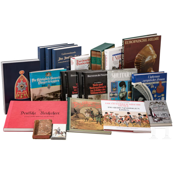 Book collection about uniforms / militaria