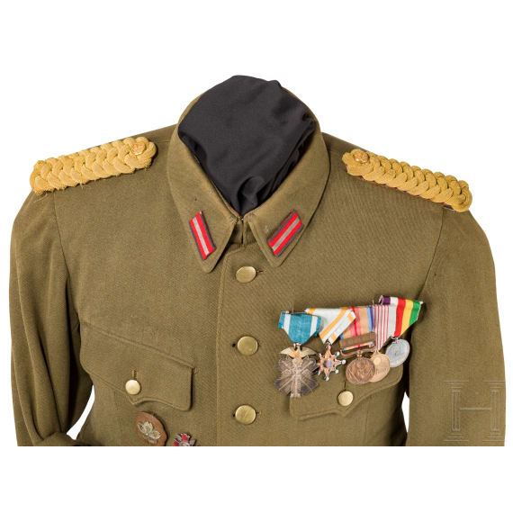 A uniform ensemble for officers of the Imperial Japanese Army in World War II