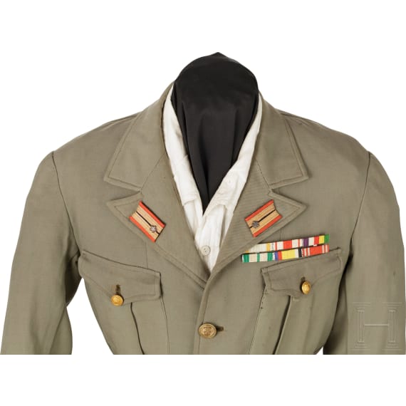 A uniform ensemble for a high-ranking doctor in the Imperial Japanese Navy in World War II