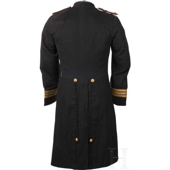 A uniform ensemble for a high-ranking doctor in the Imperial Japanese Navy in World War II