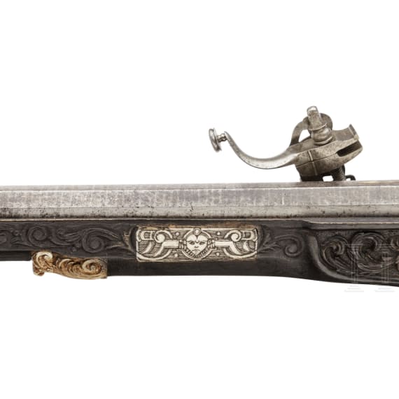 Luxus-Radschlossb&uuml;chse mit reich geschnitztem Schaft im Stil um 1680, Historismus unter Verwendung alter Teile
