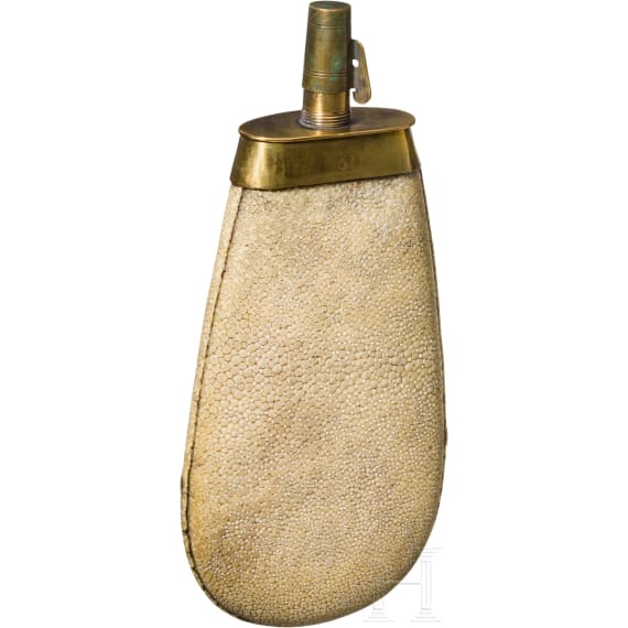 Rochenhautbezogene Pulverflasche, Frankreich, 18. Jhdt.