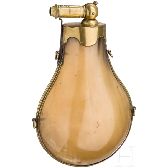 Gro&szlig;e Pulverflasche aus Horn, deutsch/Frankreich, Mitte 19. Jhdt.