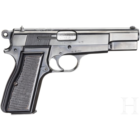 Luger M 80 mit Tasche