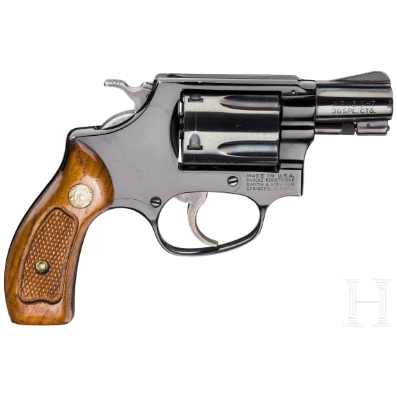 Smith & Wesson Mod. 37, "The .38 Chief's Special Airweight"