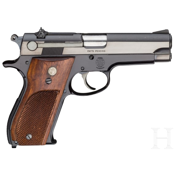 Smith & Wesson Mod. 39, "1st Generation DA 9 mm"