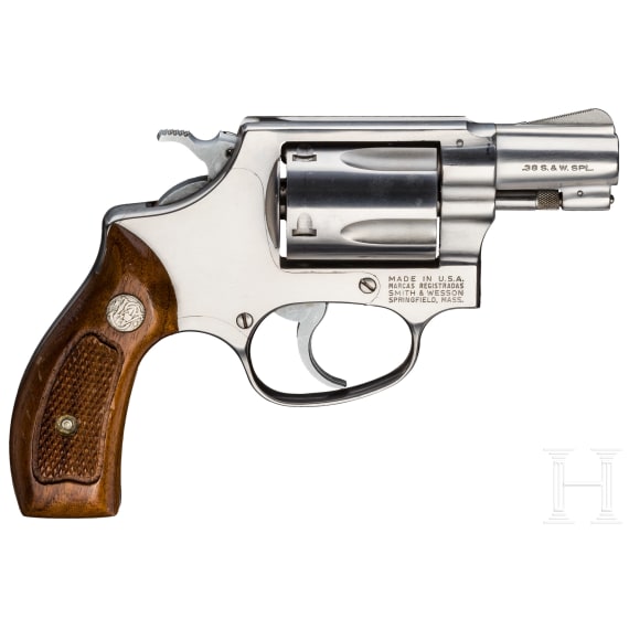 Smith & Wesson Mod. 60, "The .38 Chief's Special Stainless"