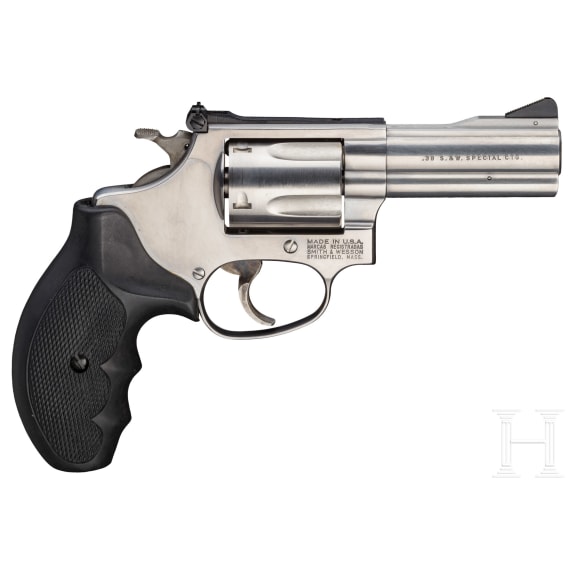 Smith & Wesson Mod. 60-4, "The b.38 Chief's Special Stainless", im Koffer
