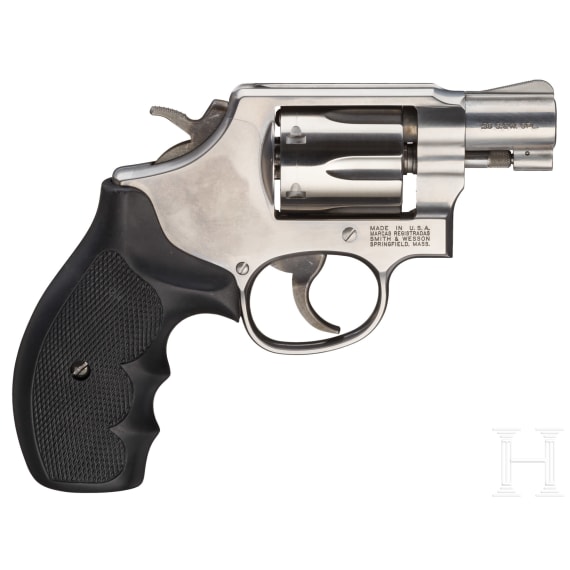 Smith & Wesson Mod. 64-6, "The .38 M & P Stainless", im Koffer
