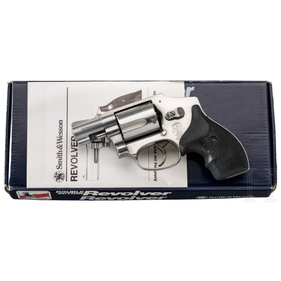 Smith & Wesson Mod. 940-1, "9 mm Centennial Stainless", im Karton